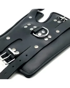 The Red Deluxe Manchette Suspension En Cuir -Sextoys boutique deluxe manchette suspension en cuir 4