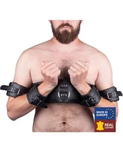 The Red Entraves En Cuir Bras/poignets Et Poitrine