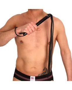 The Red Martinet 11 Brins En Cuir Et Manche En Bois 75cm