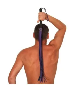 The Red Martinet Long Lanières En Cuir Et Manche En Bois 80cm Violet-Noir -Sextoys boutique martinet long lanieres en cuir et manche en bois 80cm violet noir 2