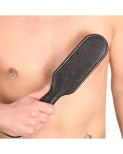 The Red Paddle En Cuir Avec Rebords Bombés 31 X 7 Cm -Sextoys boutique paddle en cuir avec rebords bombes 31 x 7 cm 4