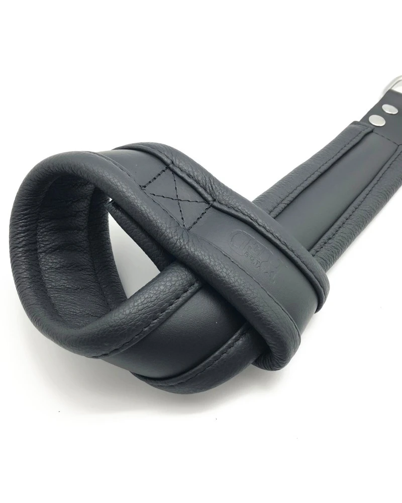 The Red Suspensions En Cuir - Mains-Pieds 4 The Red Suspensions En Cuir - Mains-Pieds – Image 4